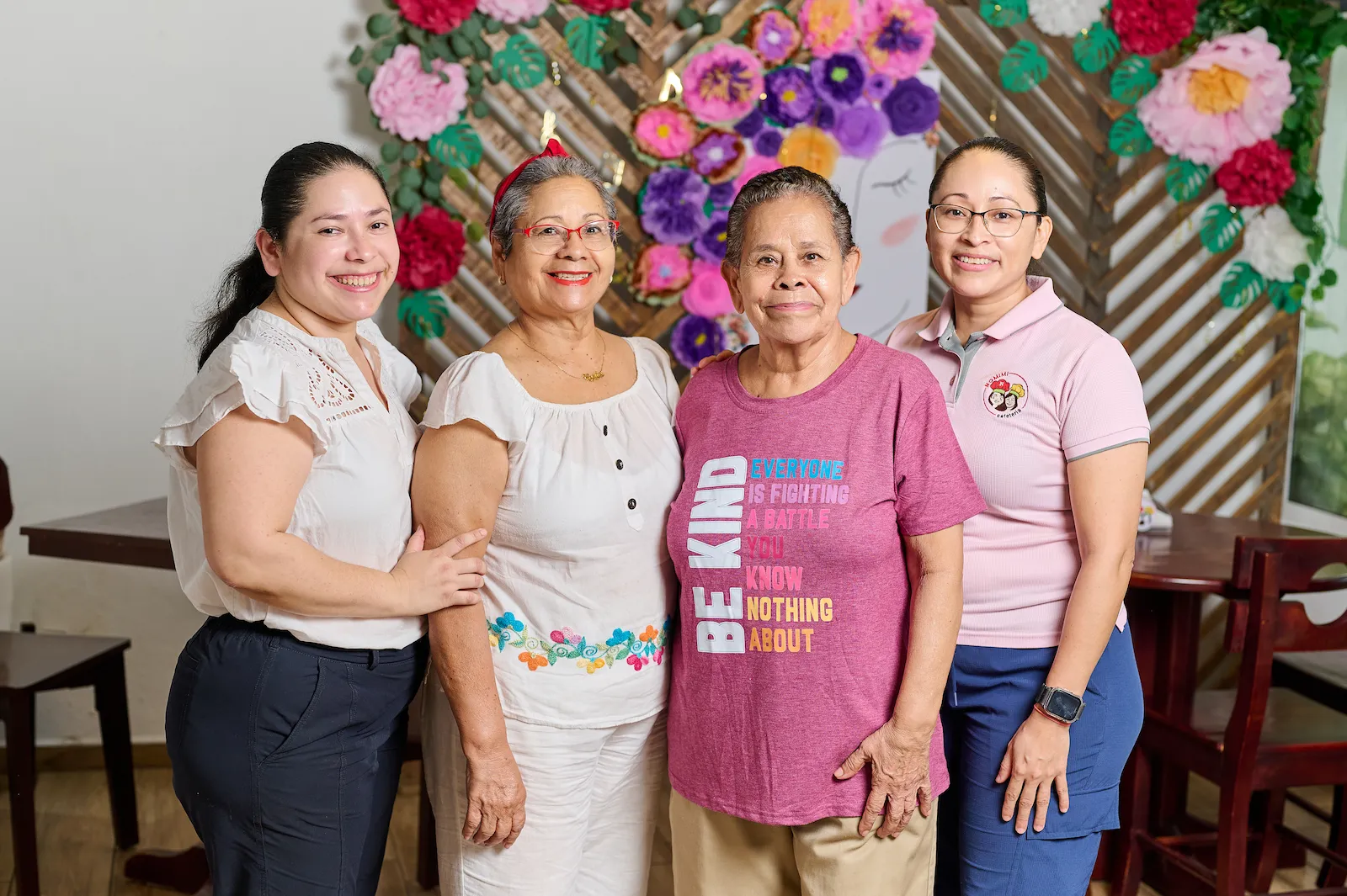 Las fundadoras de Nomimi en el local